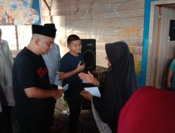 Keluarga Besar Bakhtiar Sibarani Salurkan Zakat Untuk 1000 Orang