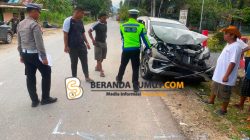 Toyota Rush Tabrak Triton Yang Berhenti Isi Minyak, 17 Orang Mengalami Luka-luka